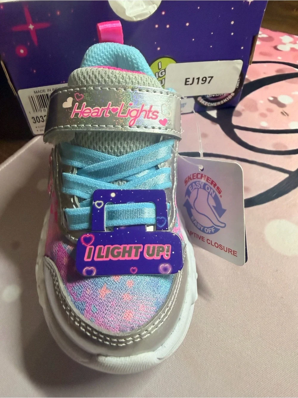 NIB Skechers Heart Lights Heart Jewels Light Up Shoes Toddler Girls Size 5